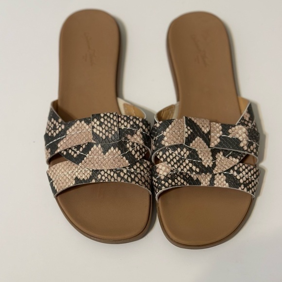 Universal Thread Snake Print Slide Sandals Size: 5.5 - Picture 3 of 5